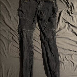 Black biker jeans ribbed with zippers